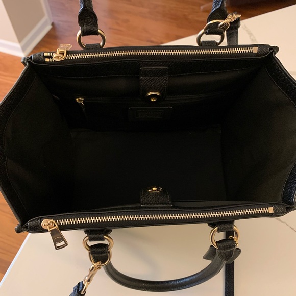 SOLD - COACH Crosby Leather Tote in Black - Excellent Condition - Picture 6 of 9